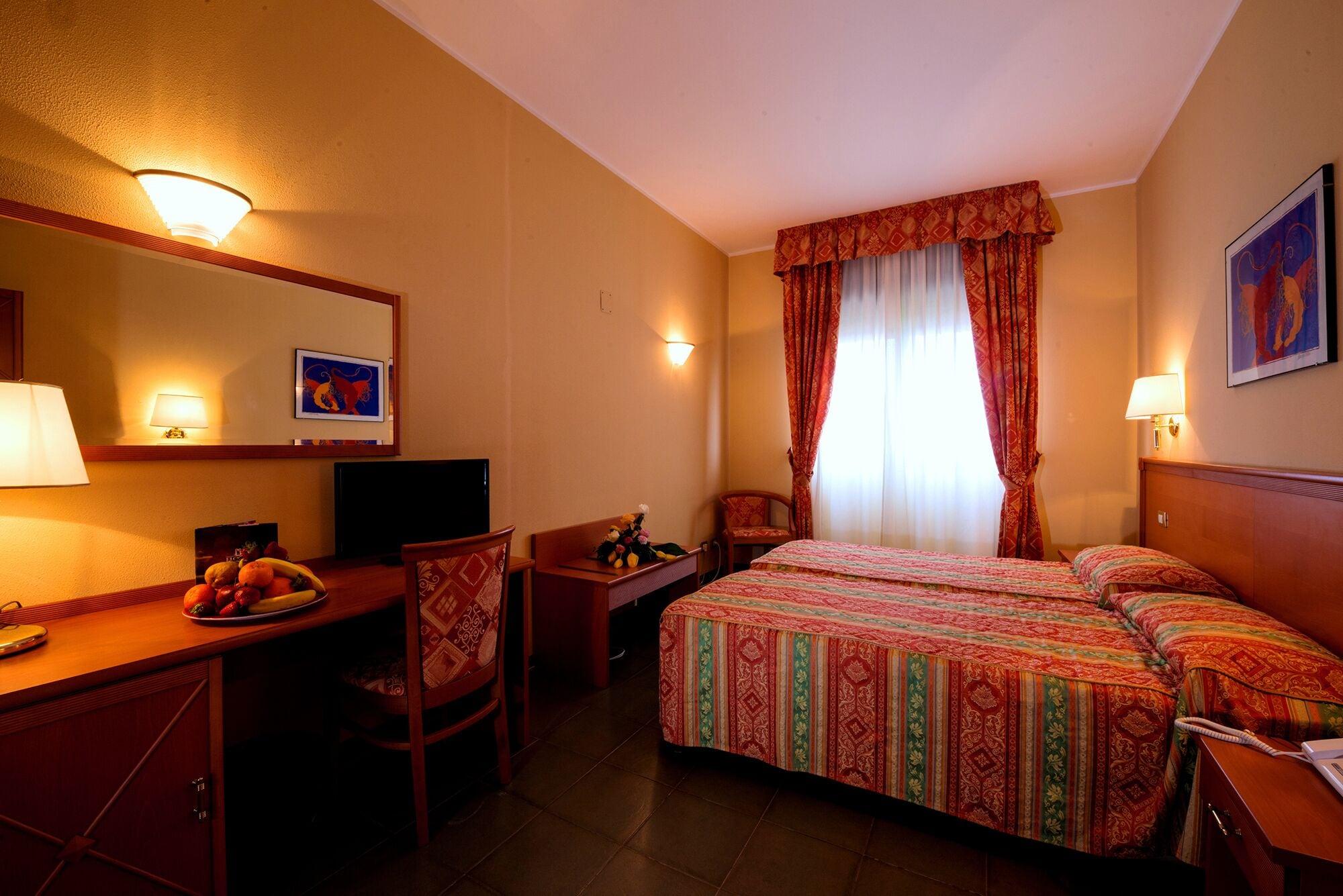 Th Cinisi - Florio Park Hotel Exterior photo