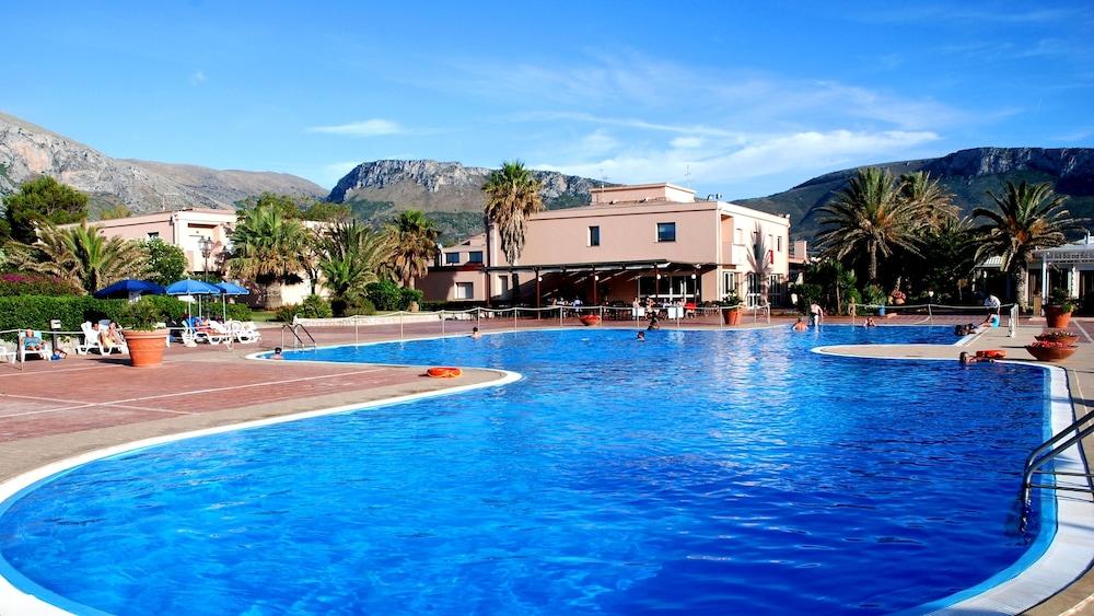 Th Cinisi - Florio Park Hotel Exterior photo