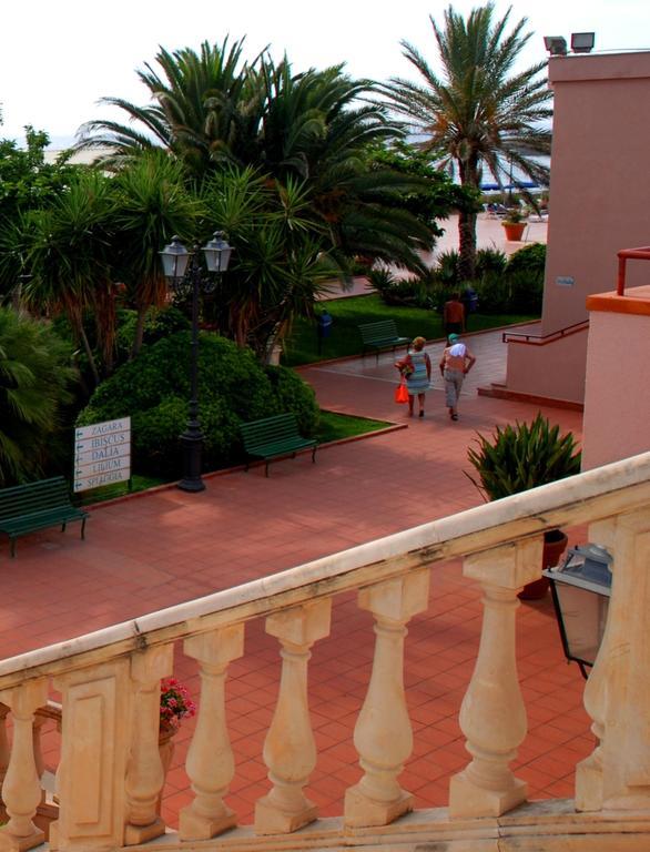 Th Cinisi - Florio Park Hotel Exterior photo