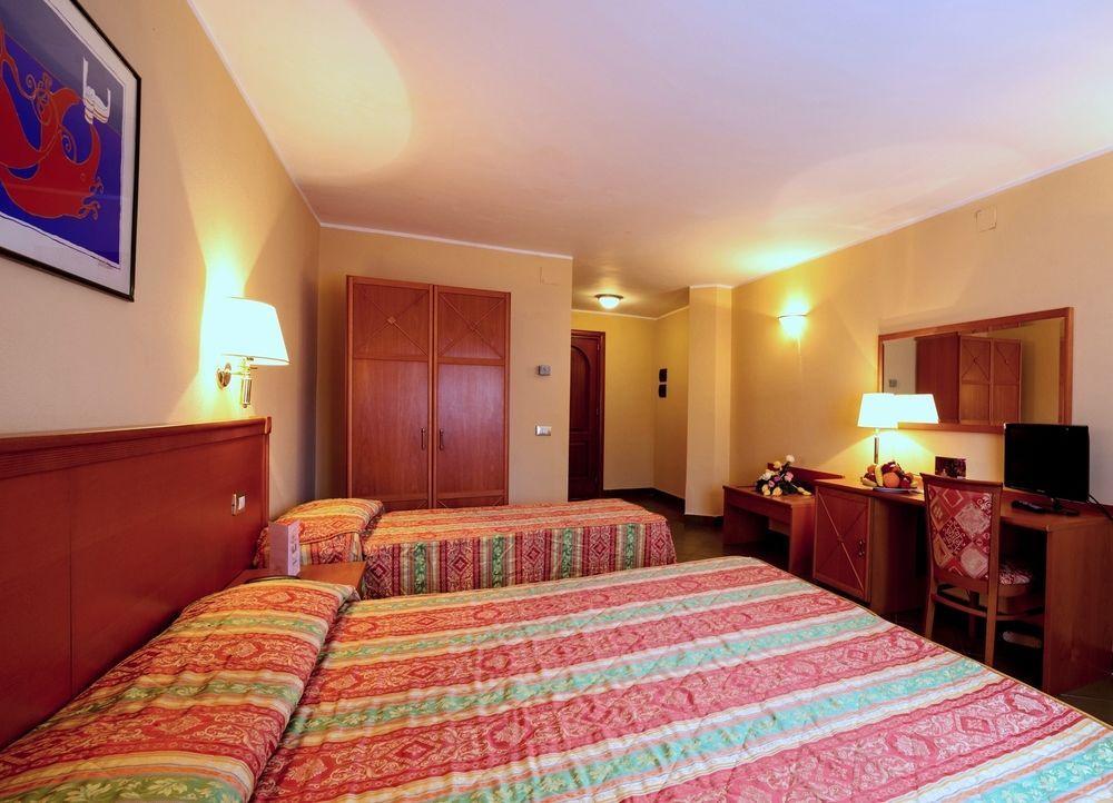 Th Cinisi - Florio Park Hotel Exterior photo