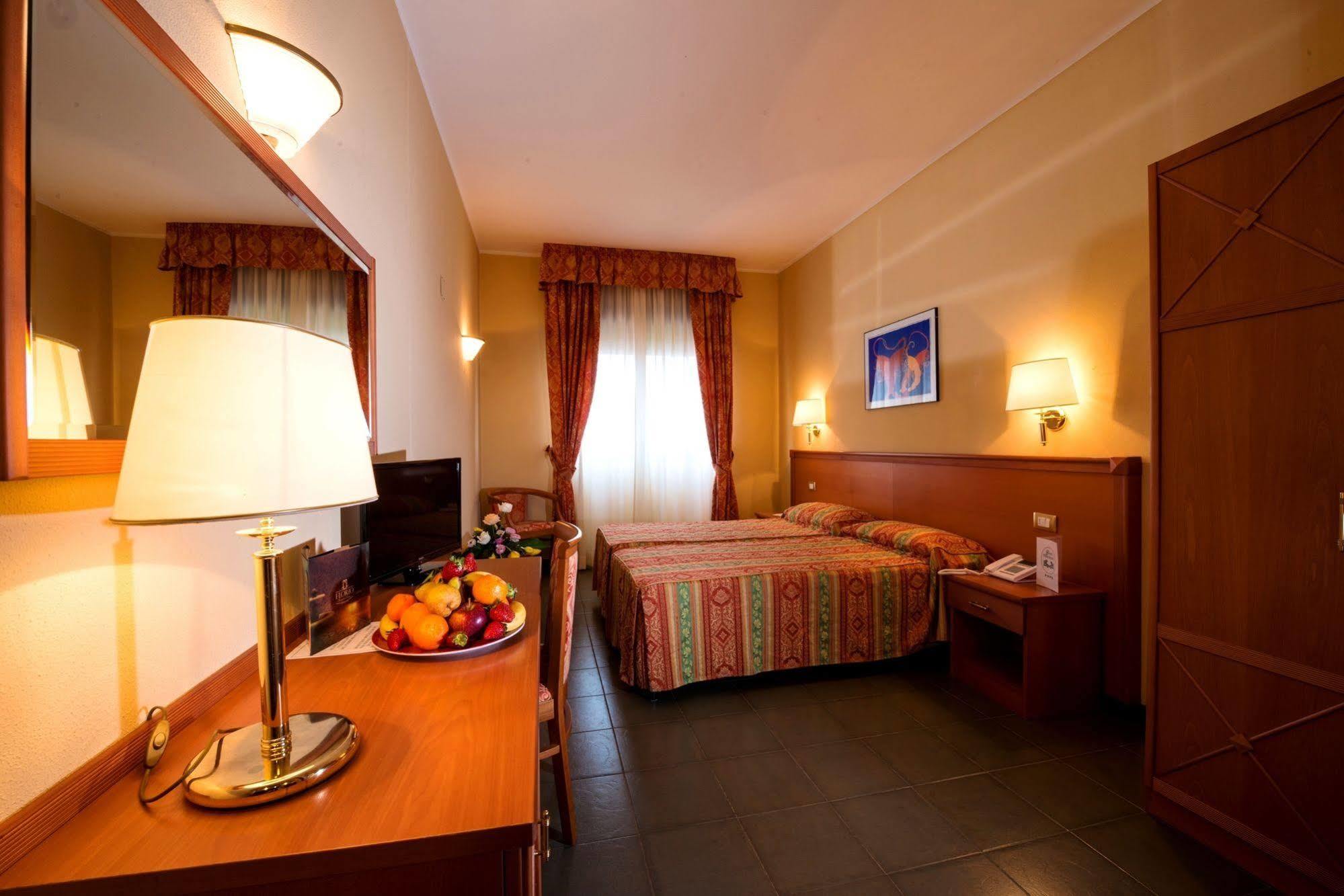 Th Cinisi - Florio Park Hotel Exterior photo