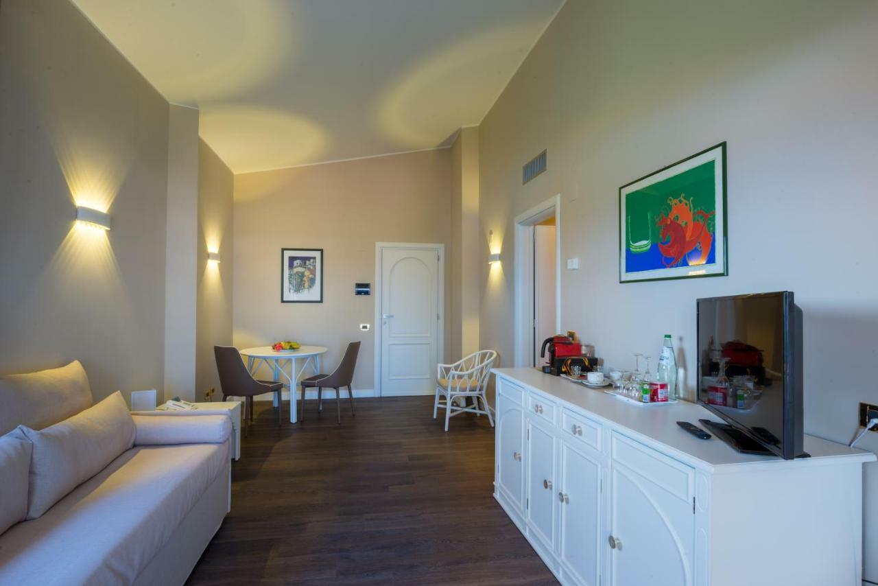 Th Cinisi - Florio Park Hotel Exterior photo