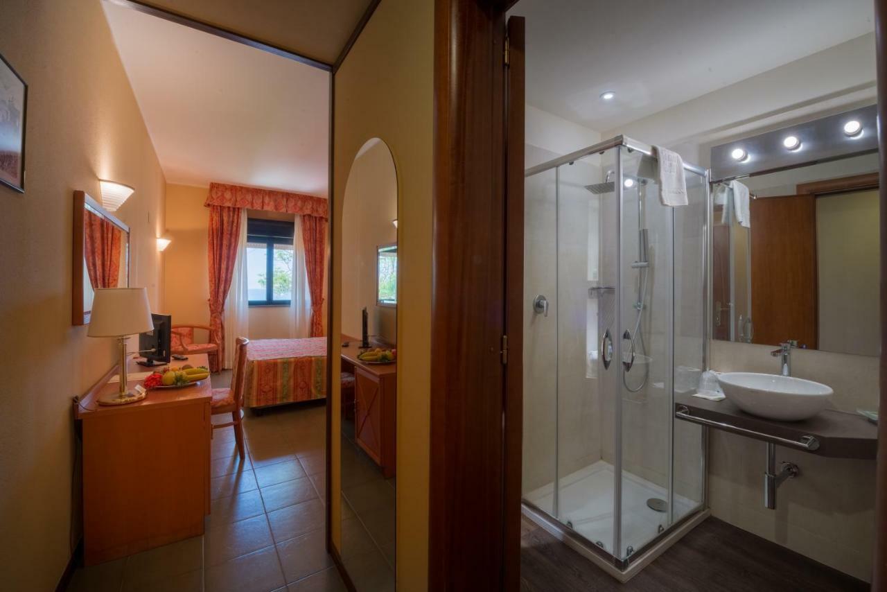 Th Cinisi - Florio Park Hotel Exterior photo