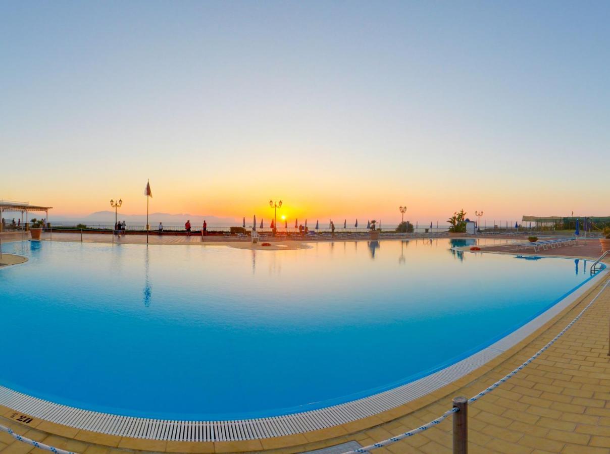 Th Cinisi - Florio Park Hotel Exterior photo